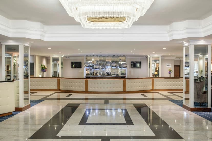 Renaissance London Heathrow Hotel — photo 2