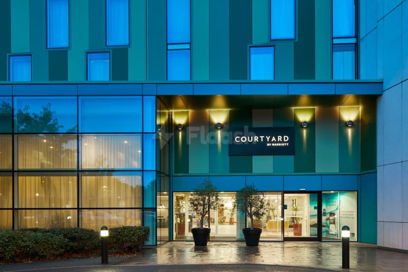Courtyard by Marriott London Gatwick Airport — photo 2