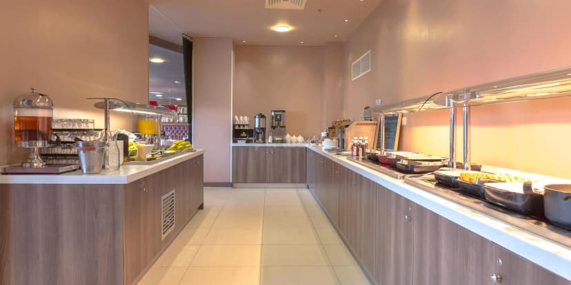 Holiday Inn Manchester - MediaCityUK — photo 3