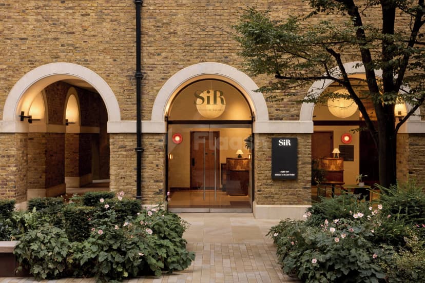 Sir Devonshire Square — photo 1