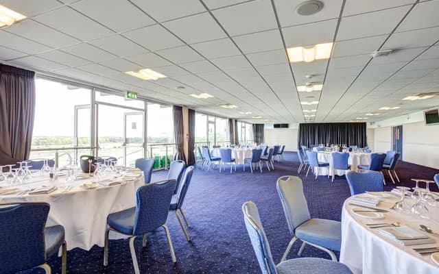 Sandown Park Racecourse — photo 4
