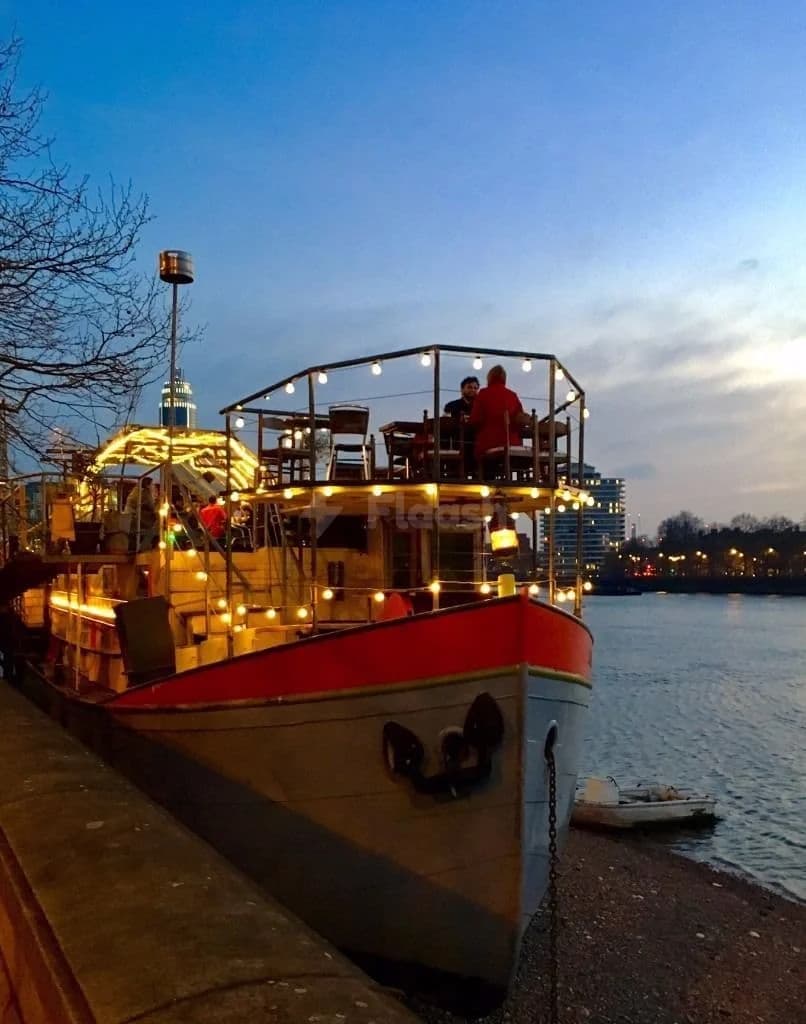 Tamesis Dock — photo 2