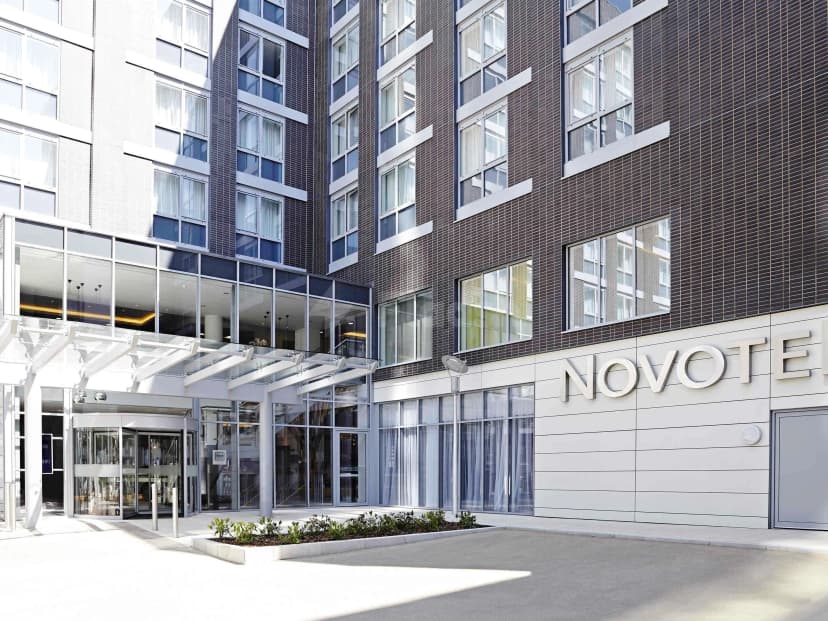 Hotel Novotel London Brentford — photo 1