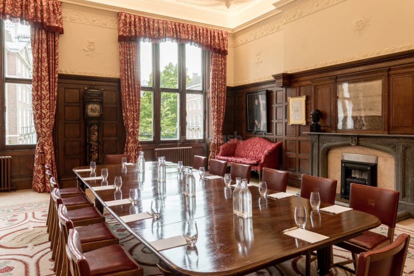 Middle Temple Hall And Lawns — photo 3