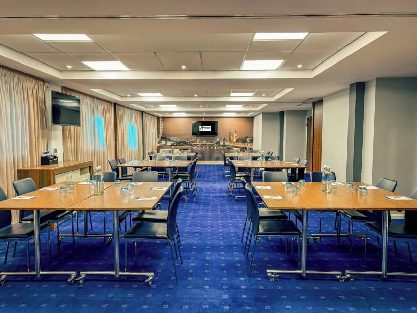 Holiday Inn Express London - Stratford — photo 5