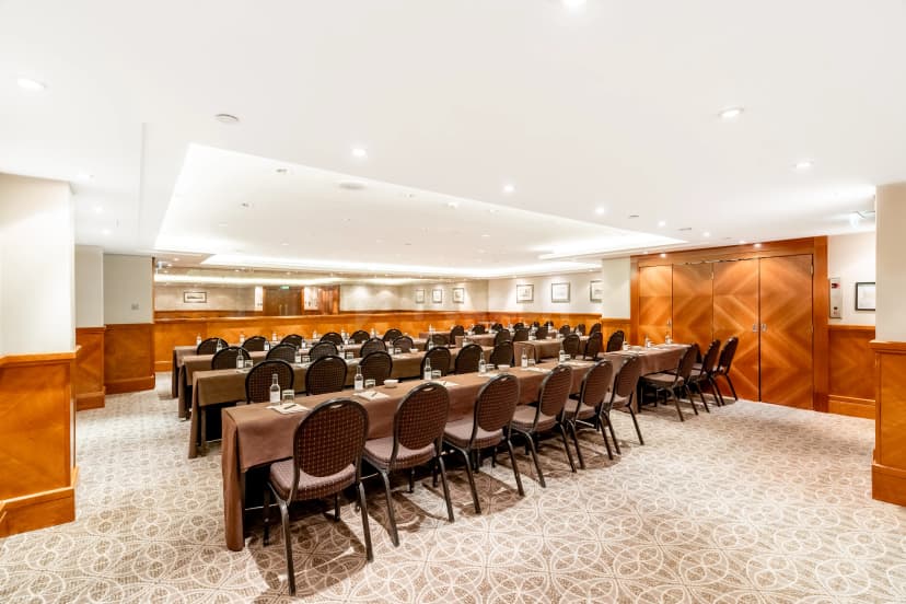 Royal Garden Hotel London — photo 1