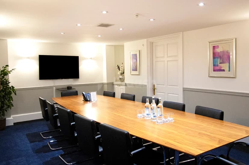 23-24 Berkeley Square — photo 1