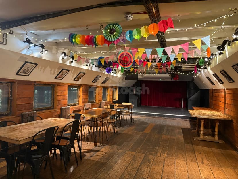 Battersea Barge — photo 3
