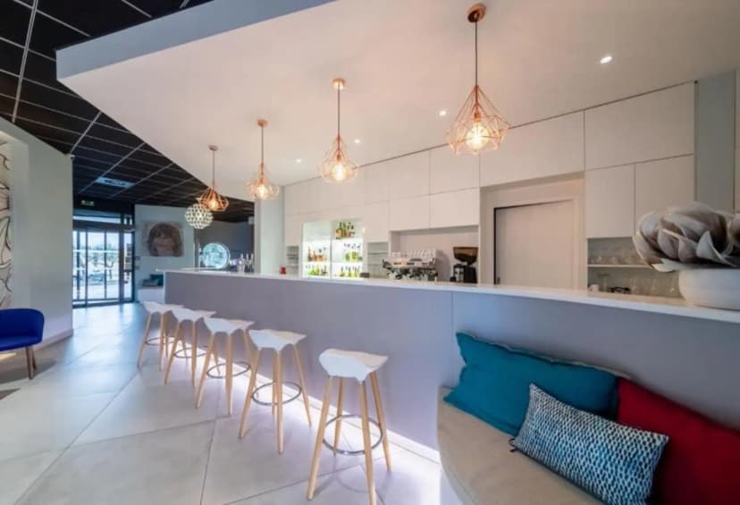 Hôtel Restaurant Sous Les Pins — photo 4