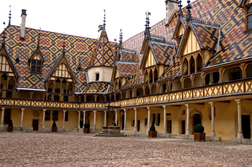 Hôtel-Dieu Museum - Hospices de Beaune — photo 1