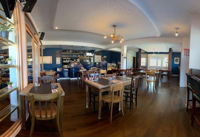 Maison Jouffe Distillerie et Brasserie : Restaurant, Cave & Bar — photo 3