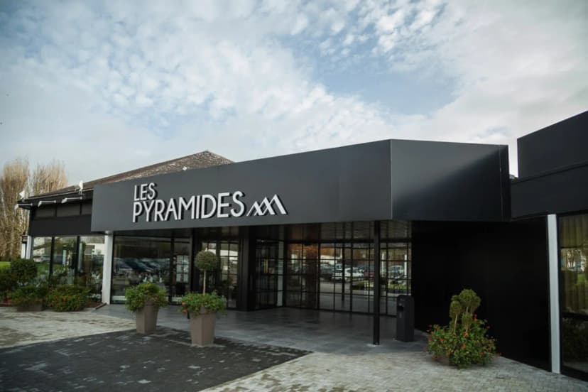 Les Pyramides — photo 1