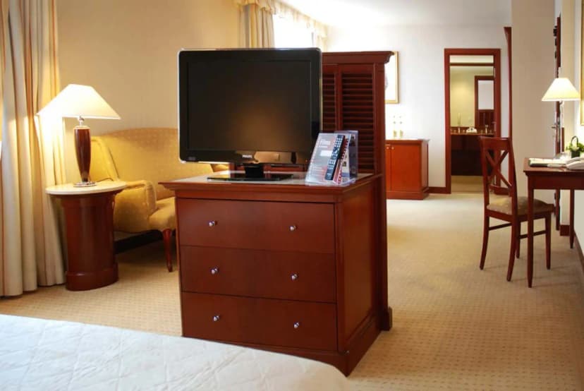 Evergreen Laurel Hotel — photo 5