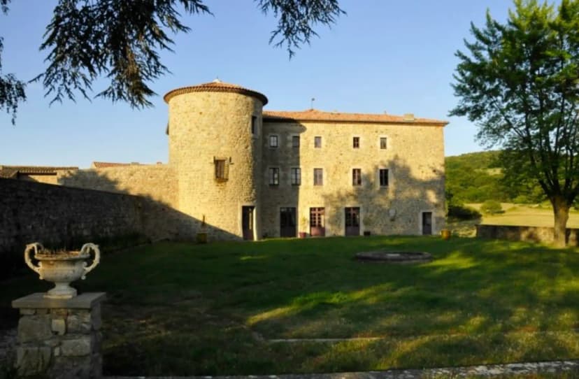 Chateau du Besset — photo 1