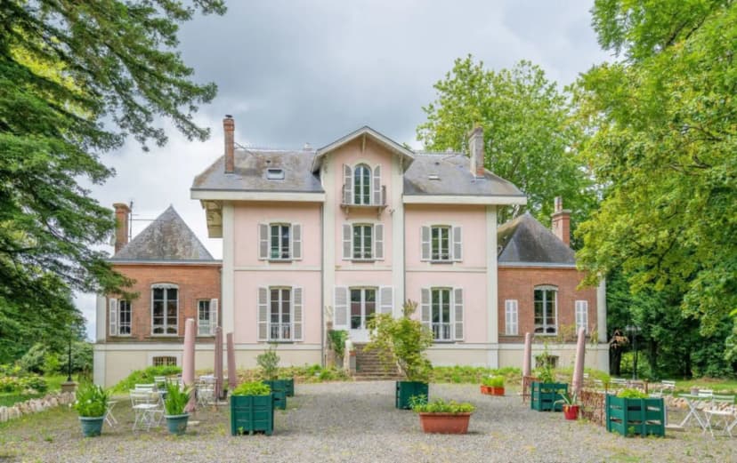 Castle De La Tourlandry — photo 1