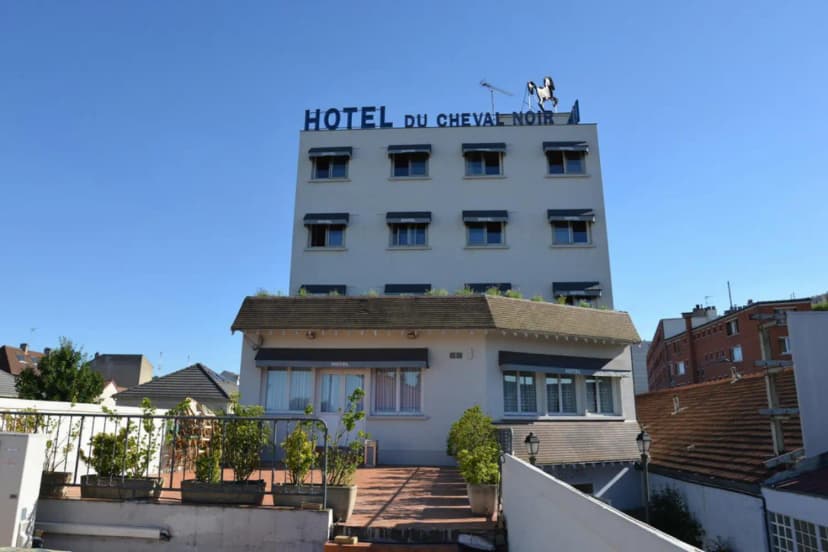 HOTEL LE CHEVAL NOIR — photo 3