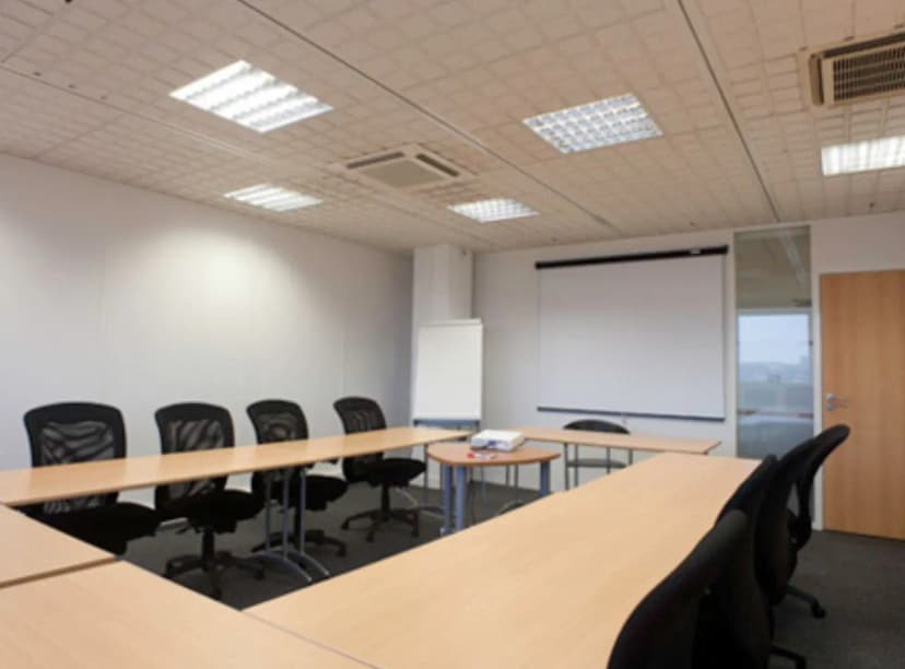 HQ by Regus- Rueil, Gare — photo 4