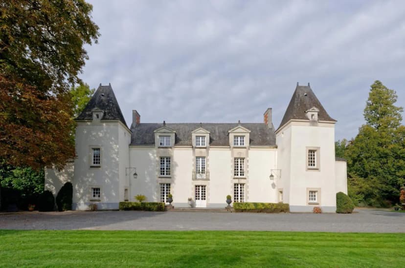 Castle CASSEMICHERE — photo 1