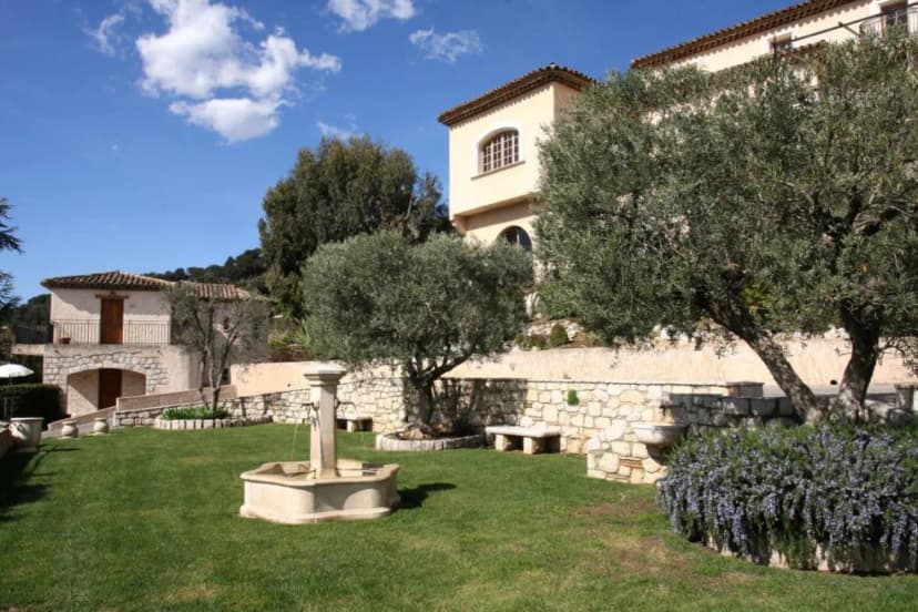 Hôtel Restaurant Alain Llorca à Saint-Paul-de-Vence — photo 1