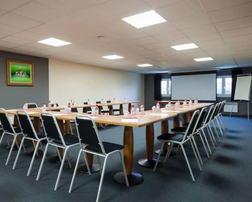 Enzo Hotel Brétigny — photo 1