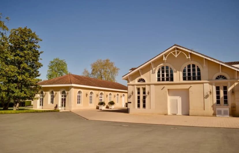 Château Larrivet Haut-Brion — photo 1