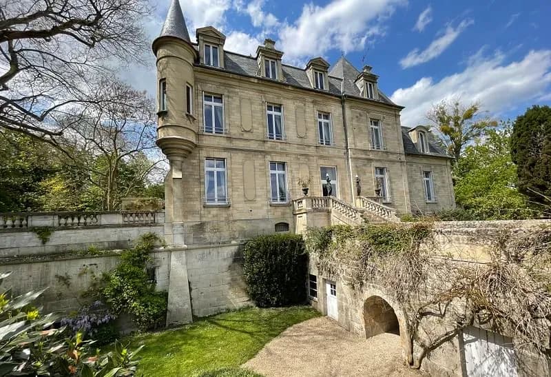 Castle Precy — photo 1