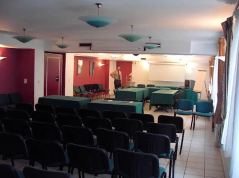 Euro Hôtel Paris Saint Denis ** — photo 4