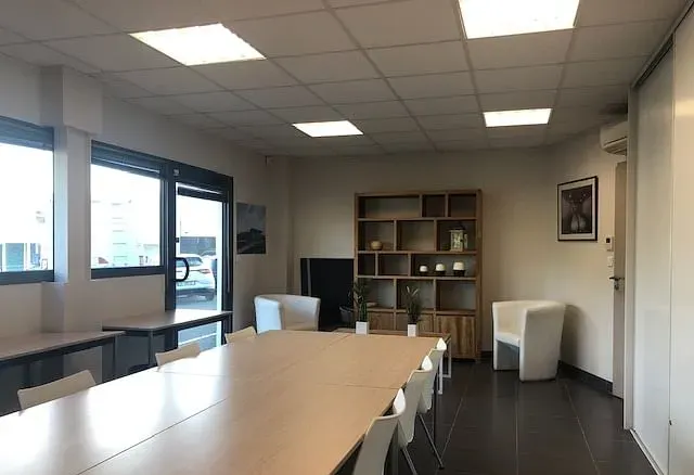 Pôle Mermoz - location salle de formations, bureaux partagés et individuels — photo 4
