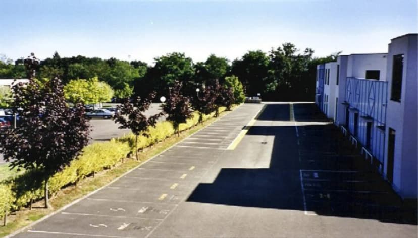 BUREAUX & SERVICES — photo 4