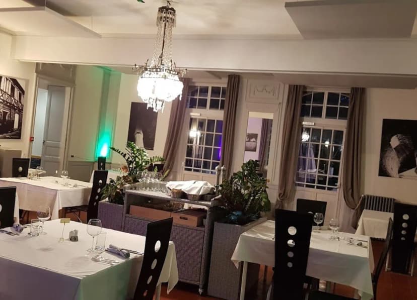 Hotel restaurant LOGIS Domaine de Peyrolade — photo 5