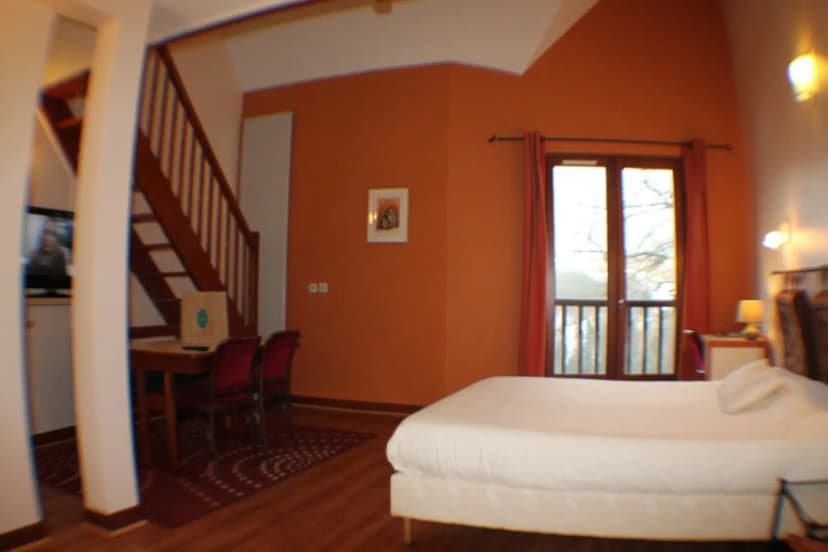 Hôtel Restaurant des Chazes Saint Jacques des Blats — photo 3