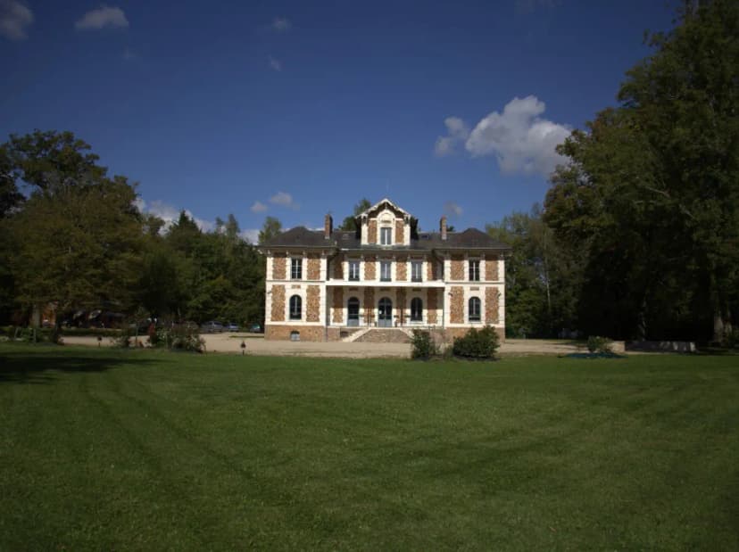 Le Manoir de l'Obelisque — photo 1