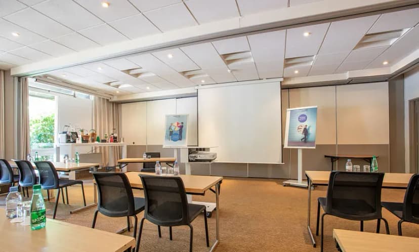 Novotel Aix-en-Provence Beaumanoir Les 3-Sautets — photo 1
