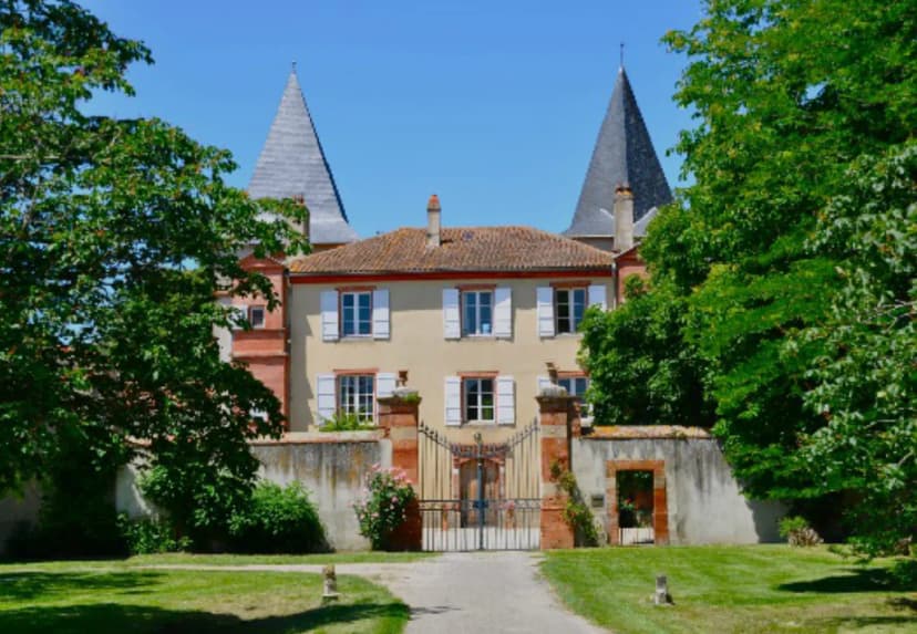 Votre Château de Famille / Château de Riveneuve du Bosc — photo 1