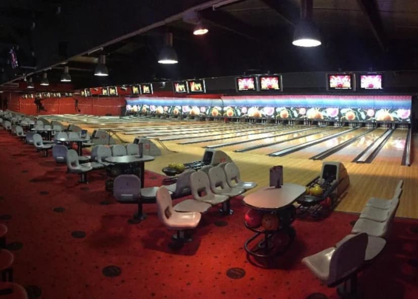 Bowling Red Bowl — photo 1