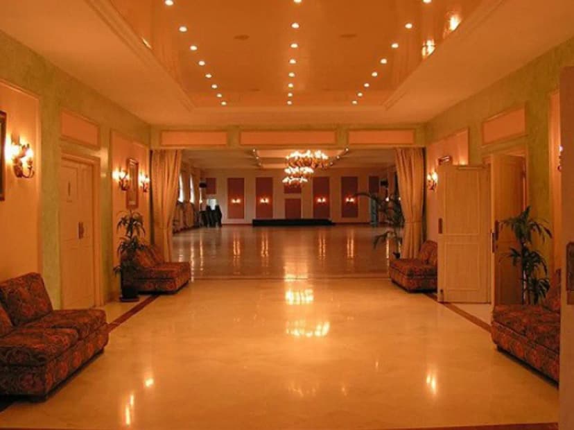 Salon Antoine de Saint-Éxupery — photo 4