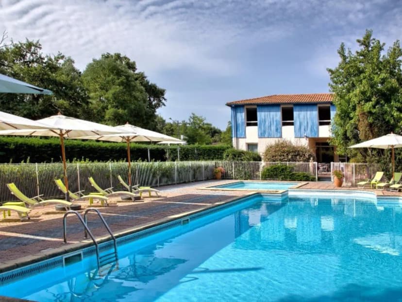 Logis Hôtel le Pont Bernet — photo 1