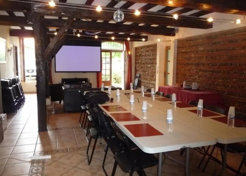 Hotel restaurant LOGIS Domaine de Peyrolade — photo 2