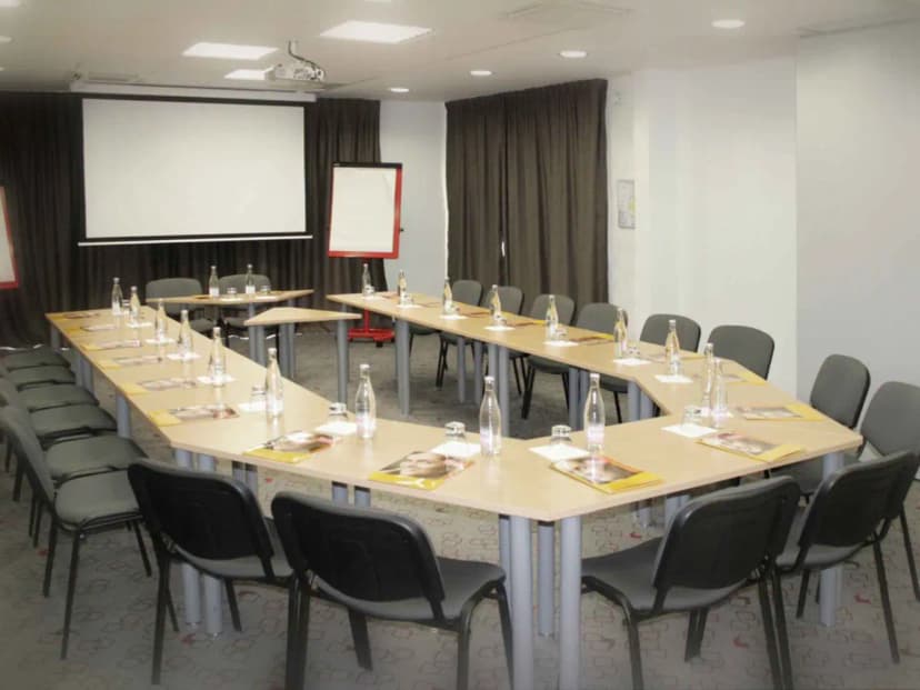 ibis Istres Trigance — photo 2