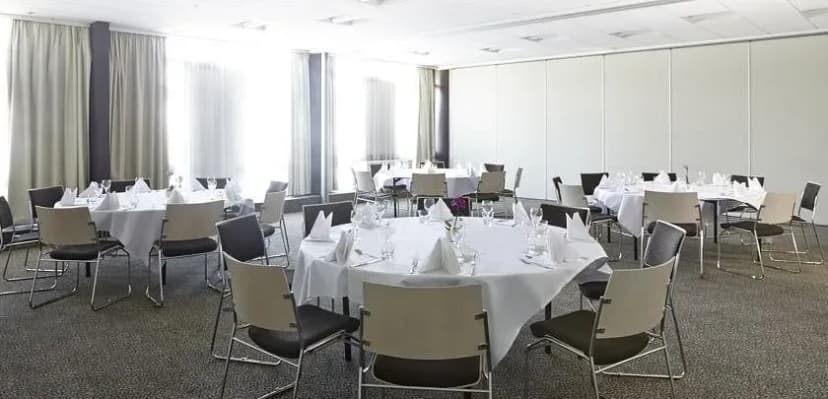 Novotel Marseille Est Porte d'Aubagne — photo 2