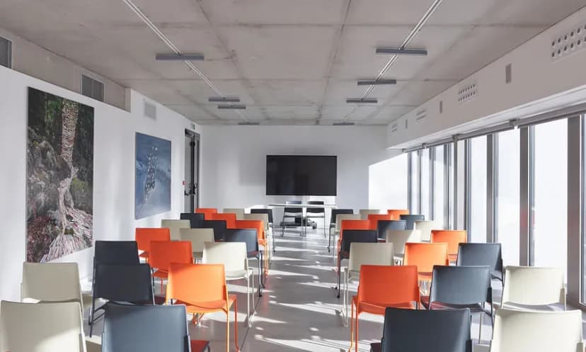 Level Innovative Workplace — photo 2