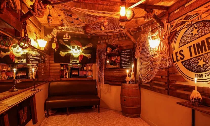 Les Timbrés Cocktail Bar — photo 4