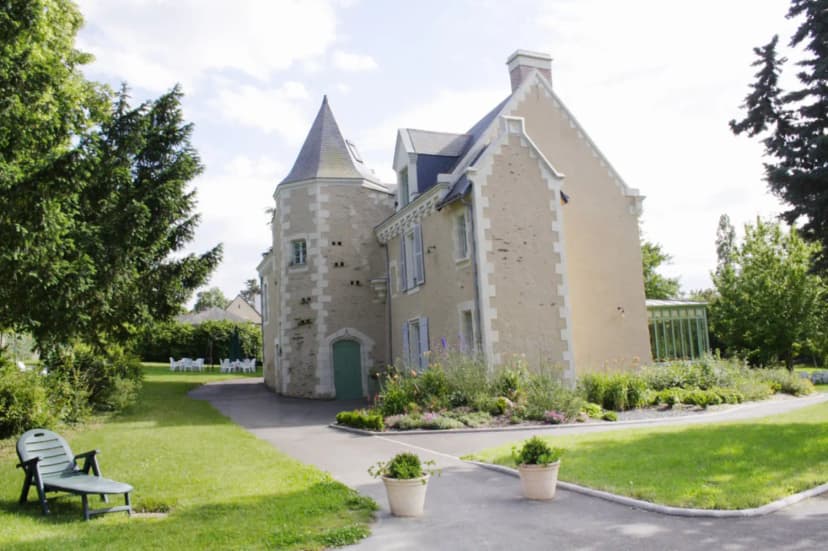 BOUESSE Center - La Garenne — photo 1