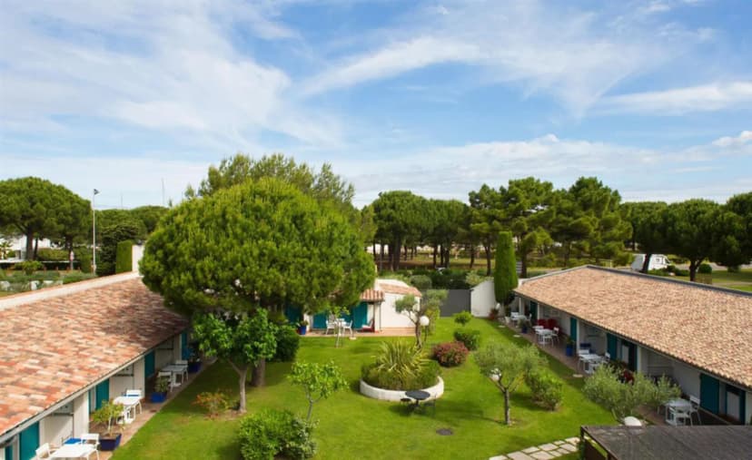 Oustau Camarguen - Hotel & restaurant - Port Camargue — photo 1