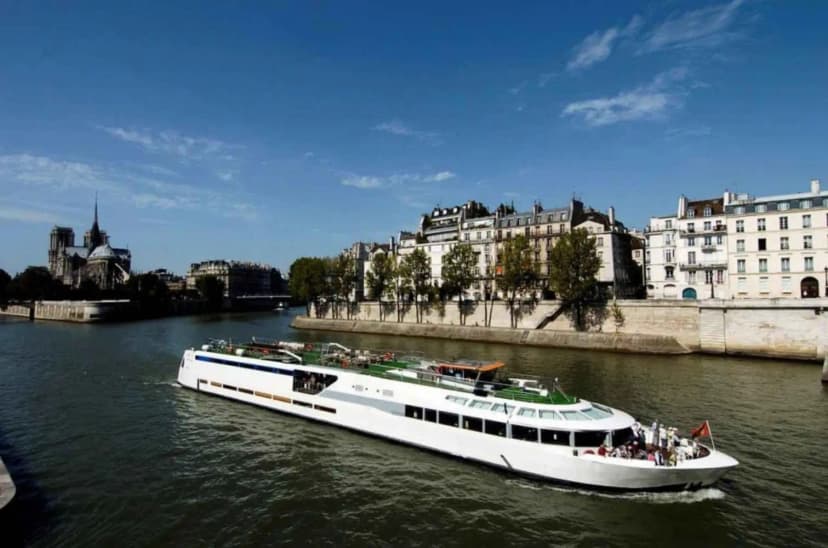 Le VIP Paris - Yacht Hotel — photo 1