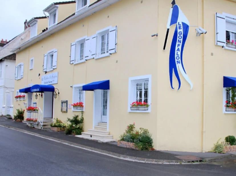 Le Gonfalon — photo 1