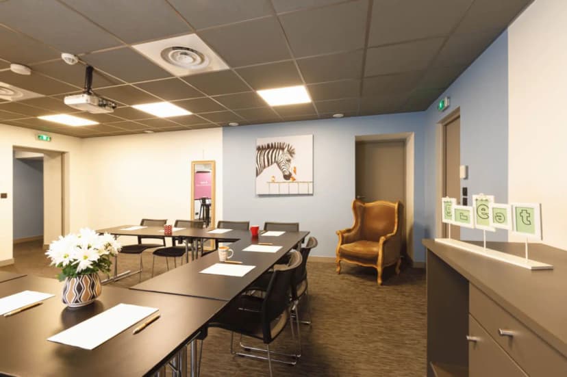 greet hotel Lyon Confluence — photo 2