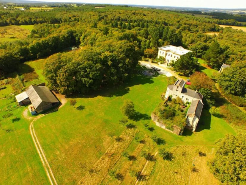 Chateau de Bézyl — photo 1