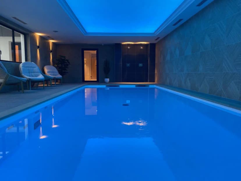 Brit Hotel Piscine & Spa - Fougères — photo 1