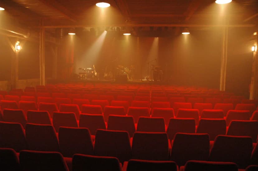 Théâtre La Reine Blanche Scène des Arts et des Sciences — photo 2